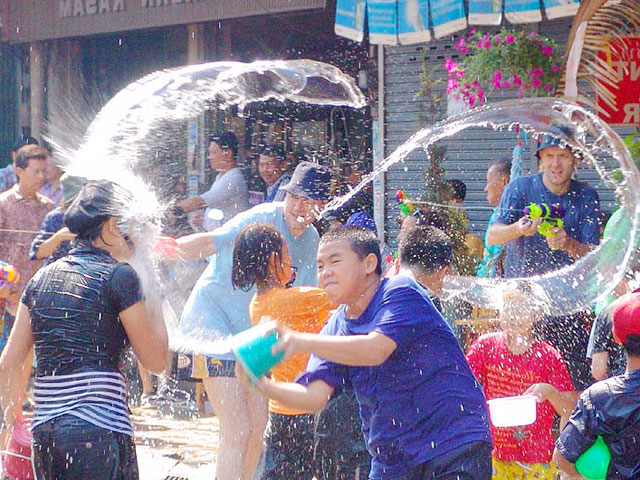 Songkran : Water Festival