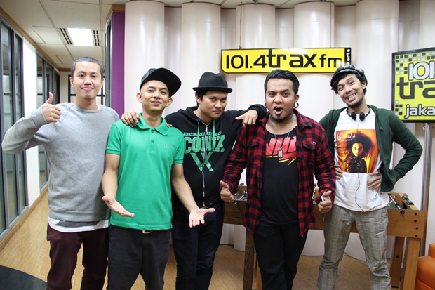 Traxkustik On Air With Endank Soekamti