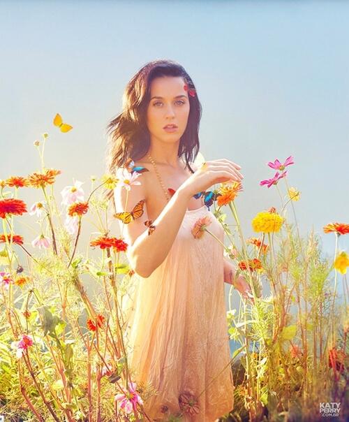Album Katy Perry Keluar Prematur