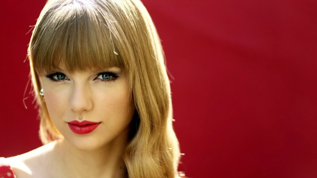 Album Laris, Taylor Swift Biasa Saja
