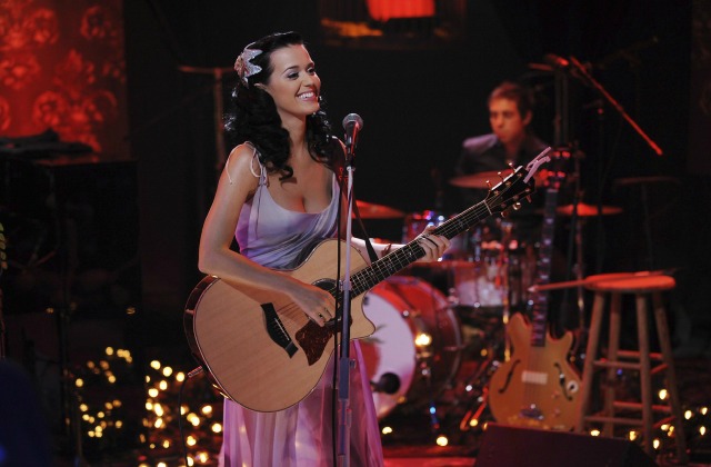 Katy Perry Pilih Kencani Musisi Terkenal