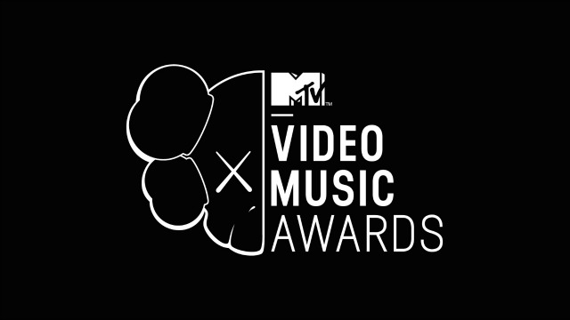 Insiden Memalukan di Panggung MTV VMA 2014