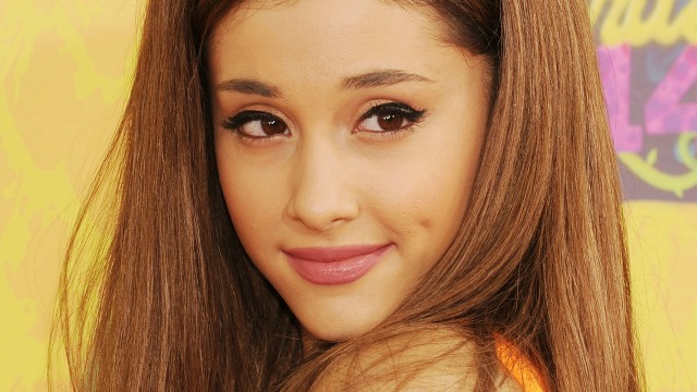 Lagu Sensual Ariana Grande di Usia 14 Tahun