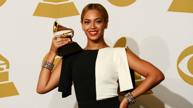 Beyonce Raih Best R&B Perfomance