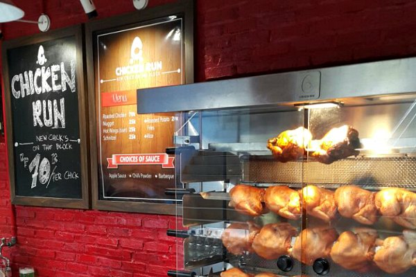 Outlet Chicken Run punya Rifat Sungkar resmi dibuka di Pasar Santa