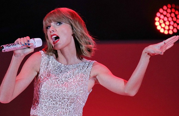 Wristbands Taylor Swift selamatkan nyawa fans