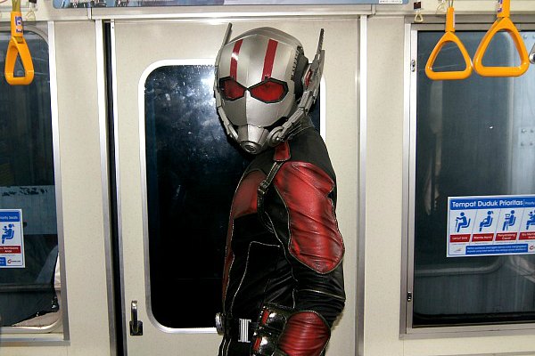 Superhero Ant-Man sempat hebohkan penumpang commuter line