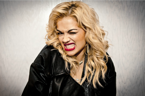 Video: Rita Ora lakoni adegan mesra dengan Chris Brown