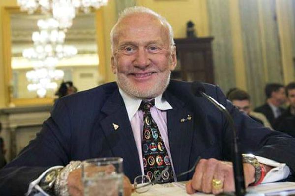 Buzz Aldrin berencana bangun permukiman di Mars