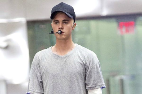Justin Bieber diancam diusir dengan borgol