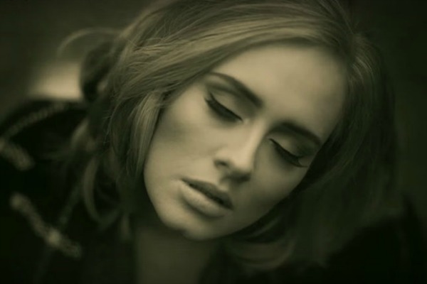 Lagu baru Adele bikin para selebriti ini terhanyut