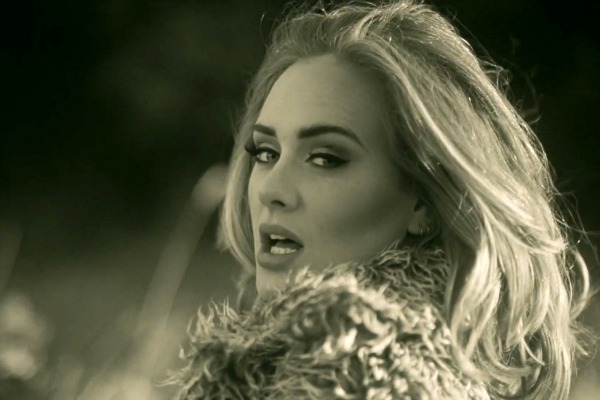 Video musik ‘Hello’ Adele paling banyak ditonton!