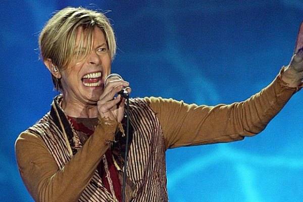 David Bowie meninggal dunia karena kanker