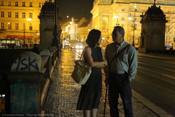 Surat dari Praha: Bersatunya cinta dan sejarah