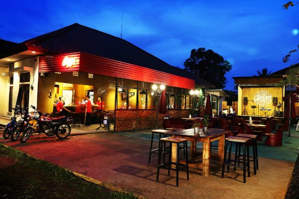 Bingen Cafe Palembang 1