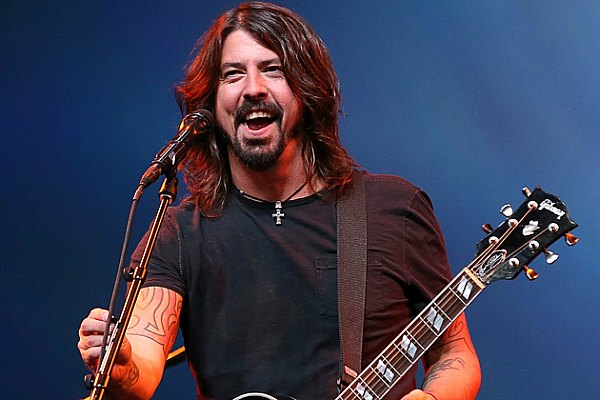 Dave Grohl ‘Foo Fighters’, main musik jazz di lift!