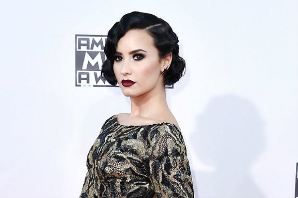 Demi Lovato menjadi jawara Trax 2020 dengan single “Confident”