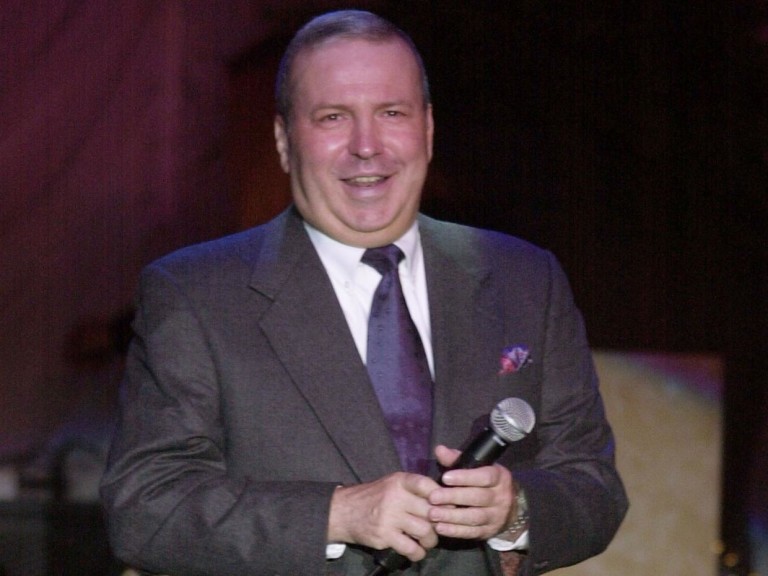 Frank Sinatra Jr meninggal dunia di usia 72 tahun