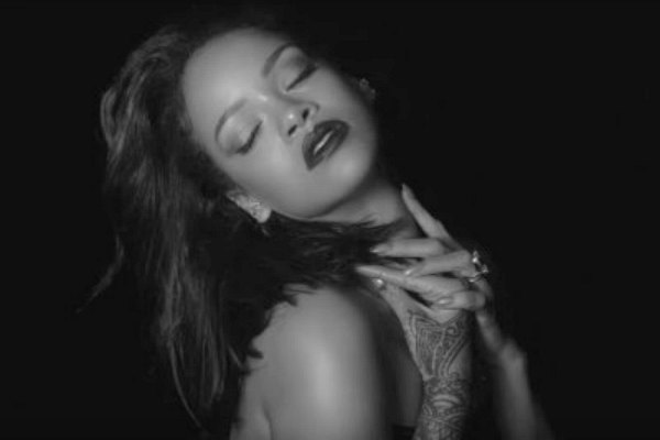 VIDEO: Rihanna – “Kiss It Better”