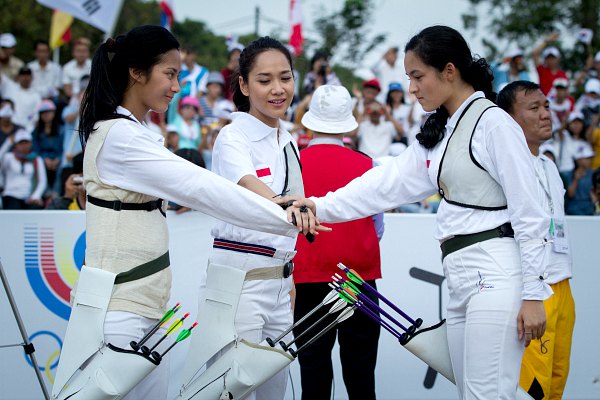 3 Srikandi : kisah perjuangan atlet panahan wanita Indonesia