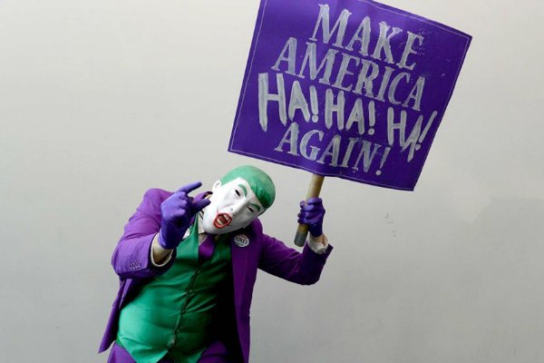 Mark Hamill bacakan tweet Donald Trump sebagai Joker