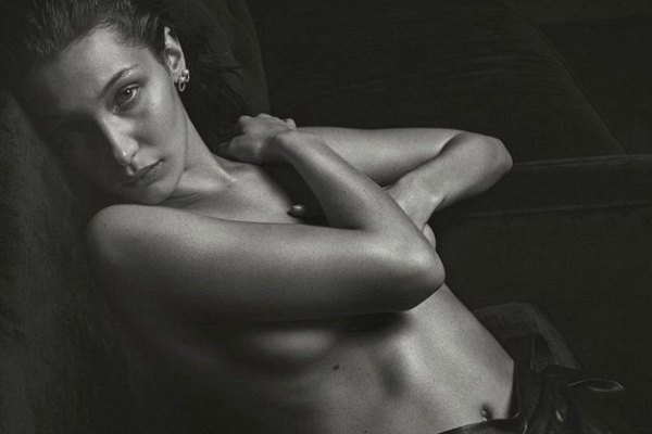 Bella Hadid tampil topless di V Magazine