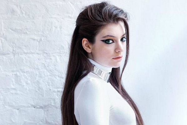 Lorde rilis lagu baru. Lihat video musik seksinya!
