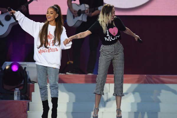 Ariana Grande gelar konser One Love Manchester