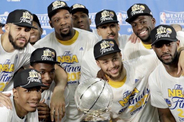 Stephen Curry dan Kevin Durant kembali perkuat Golden State Warriors