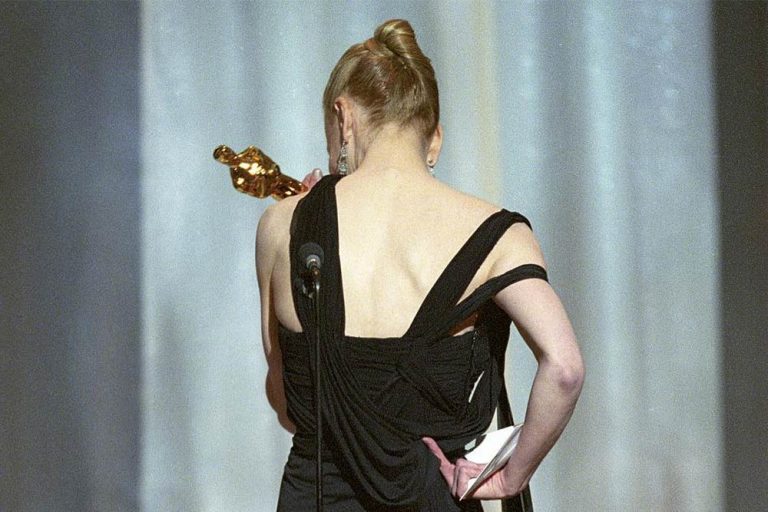 10 Momen aneh yang terjadi di panggung Oscar