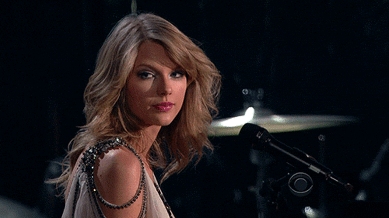 Taylor Swift begitu menggoda di Golden Globes!