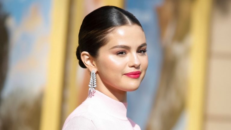 Sebuah Layanan Streaming Minta Maaf Karena Singgung Penyakit Selena Gomez