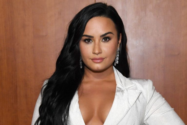 Demi Lovato Gugup Jadi Host di People’s Choice Awards 2020