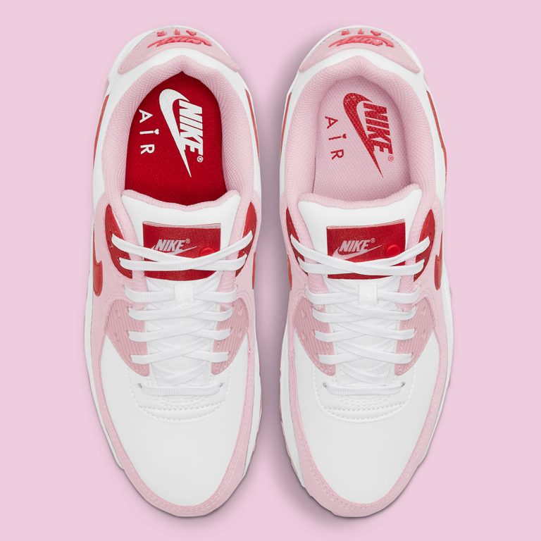 Nike Keluarkan Sneakers Edisi Valentine