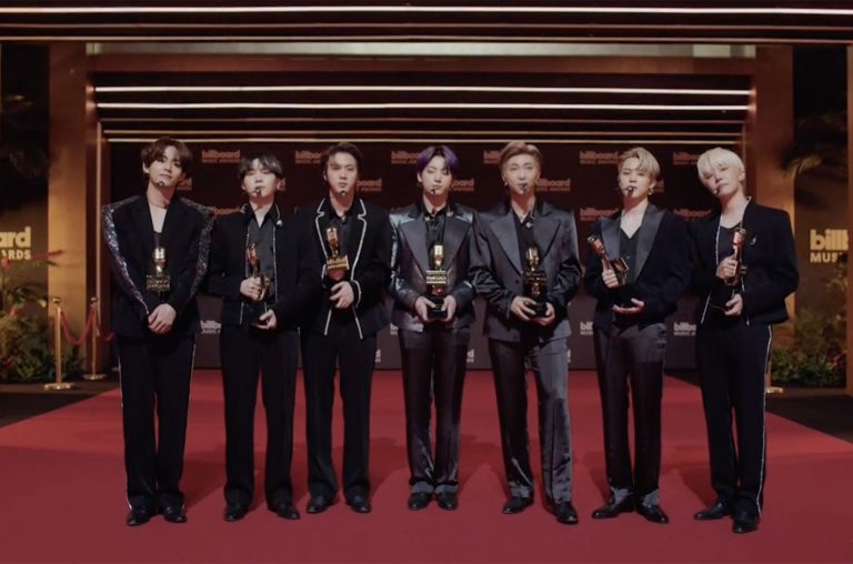 Disikat Habis! BTS Raih 4 Piala Sekaligus Di Billboard Music Awards 2021