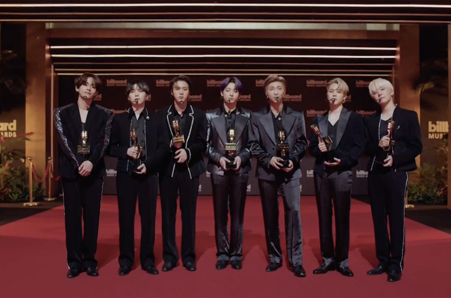 BTS Raih 4 Piala Sekaligus Di Billboard Music Awards 2021