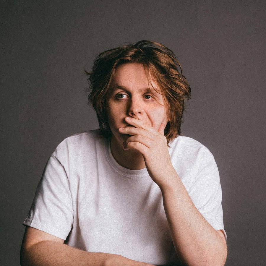 Perjalanan Lewis Capaldi Di Industri Musik Bakal Dijadiin Film