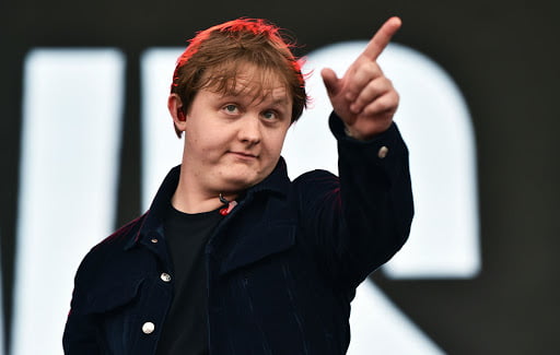 Perjalanan Lewis Capaldi Di Industri Musik Bakal Dijadiin Film