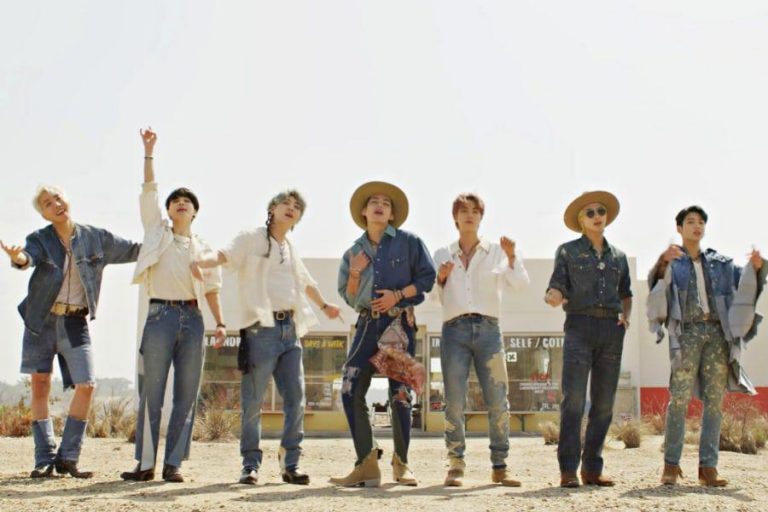 Berdanan Ala Cowboy Amerika BTS Rilis Video Klip 'Permission to Dance'