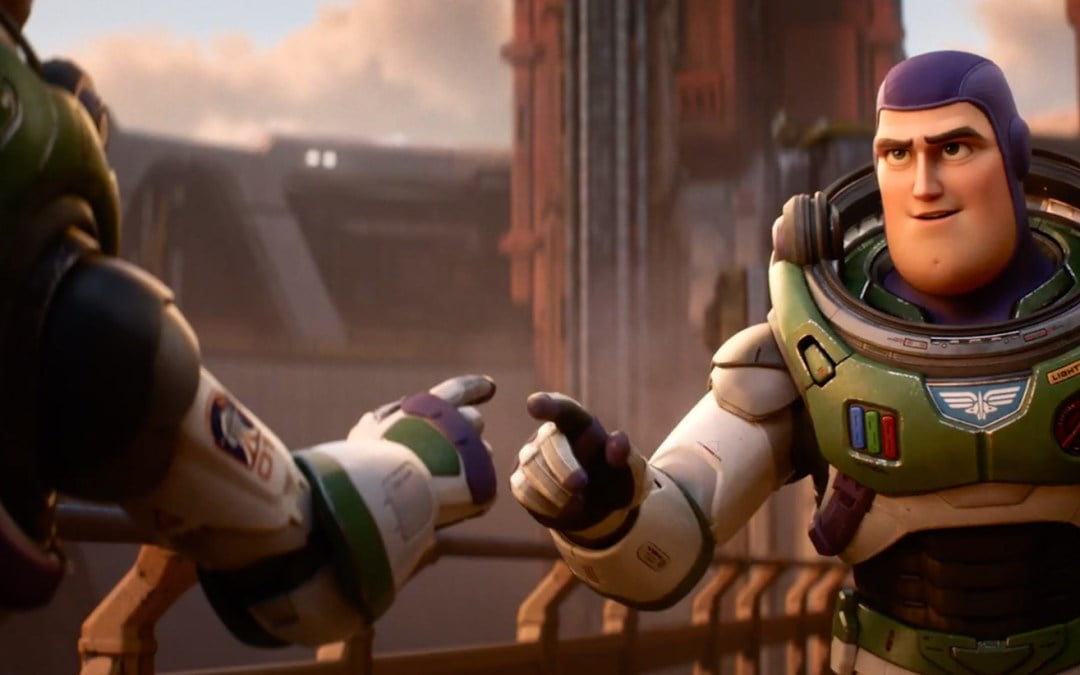 Disney Luncurin Teaser Trailer Perdana 'Lightyear'! Sosok Buzz Digambarin Jadi Astronot Betulan