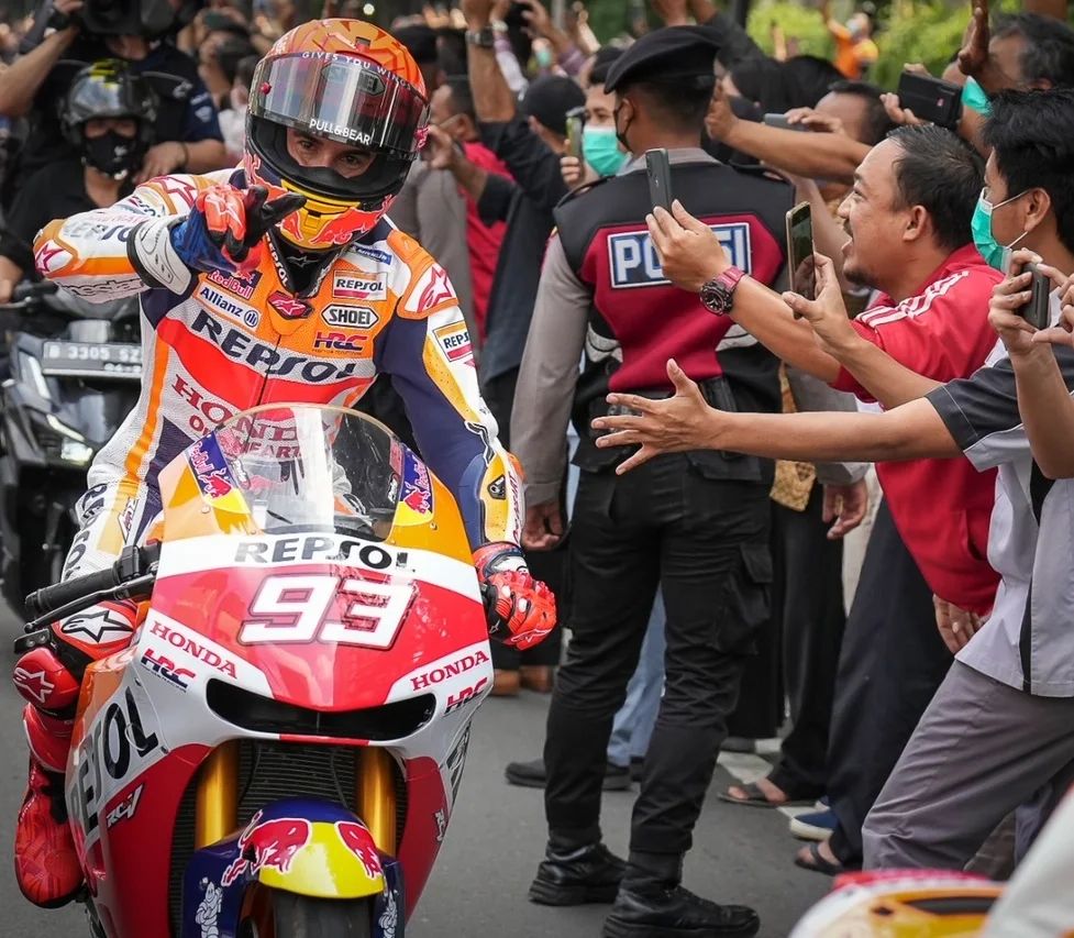 Marc Marquez Burnout di Depan Gedung Sarinah Thamrin