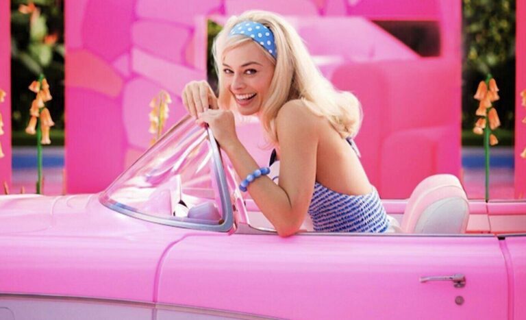 Cantiknya Margot Robbie dalam Foto Perdana Live Action Barbie!
