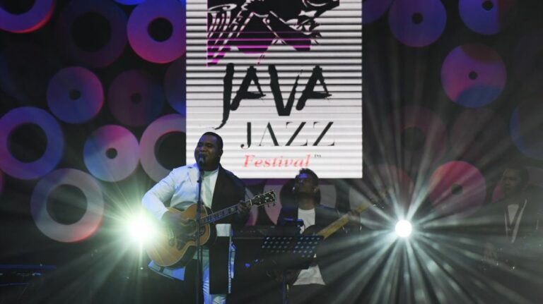 Andmesh Kamaleng & Erwin Gutawa Bawakan Lagu NTT di Java Jazz Festival 2022 Hari Pertama