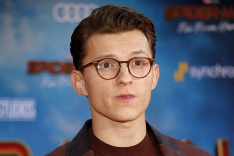 Kena Mental, Tom Holland Mau Rehat Dari Sosial Media