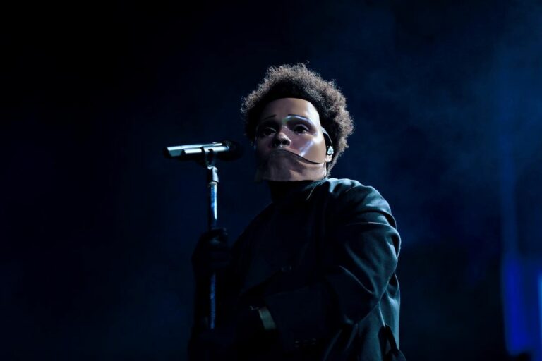 The Weeknd Siap Lanjutkan Konser Setelah Suaranya Sempat Hilang