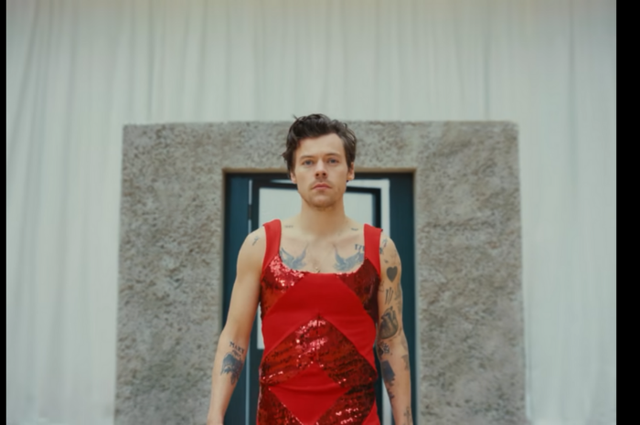 Harry Styles Musisi Inggris Pertama Dengan Single Terlama #1 Billboard Hot 100