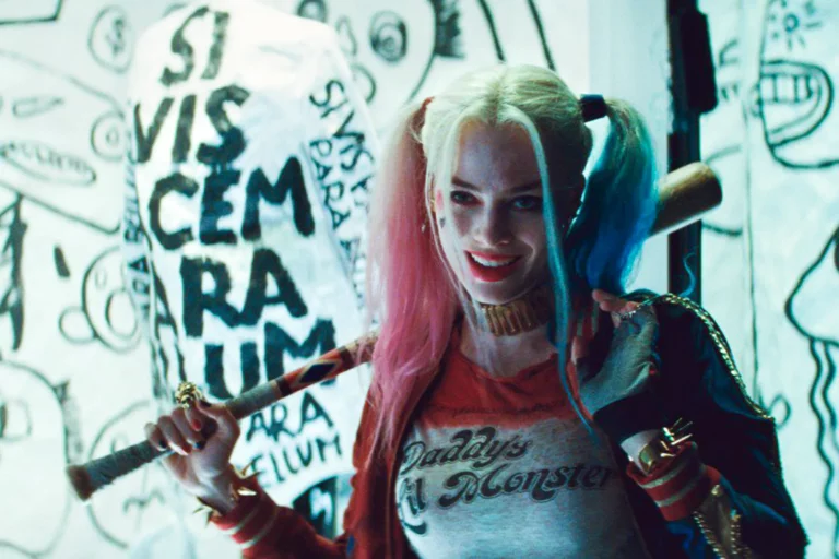 Takut Dirumahnya Ada Maling, Margot Robbie Bawa Pulang Pemukul Baseball Harley Quinn