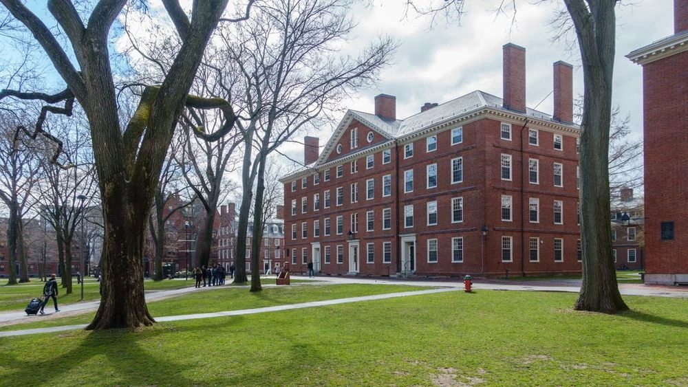 Pelajar Bisa Merasakan Kuliah di Harvard University Lewat Program FDH